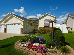 2414 Lacorte Loop NE, Bismarck, ND 58503