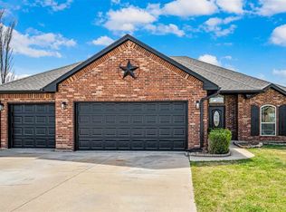 33 SW Bradford Ln, Lawton, OK 73505