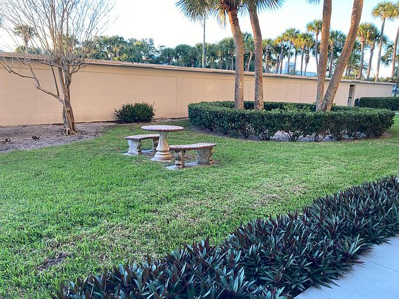 5th image of 2333 Indian River Blvd APT 105