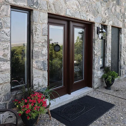 425 Lakeview Way Photo 1