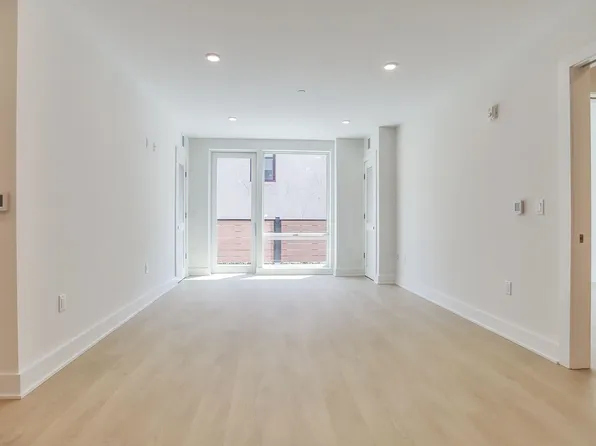 303 Madison Street image 10 of 24