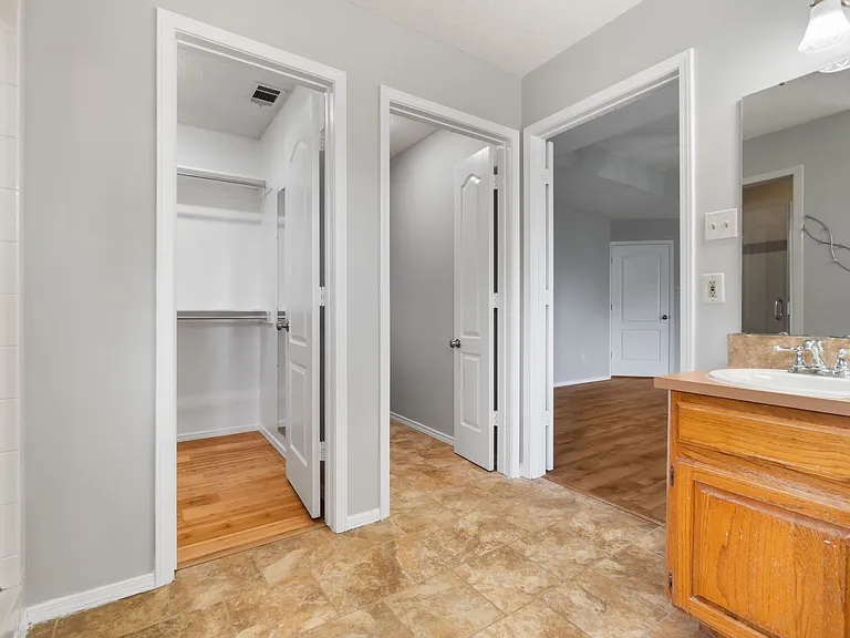 8808 Timberlyn Way — Photo 17