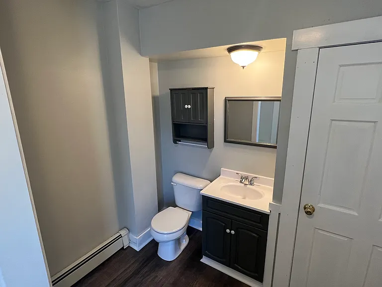 Main St — Photo 4
