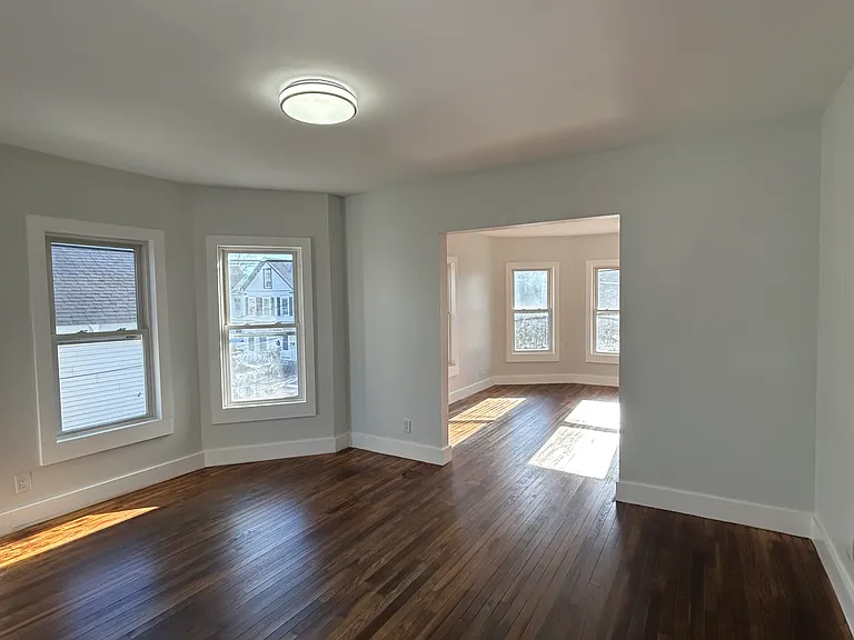 6 Holmes St #2 — Photo 9
