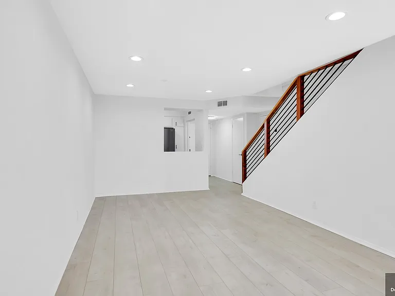 15215 Magnolia Blvd #130 — Photo 11