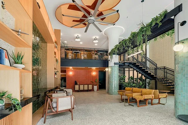 Building Photo - 1701 Simond Ave #615