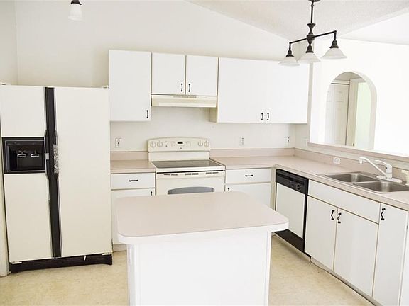 5th image of 3241 Fairhaven Ave