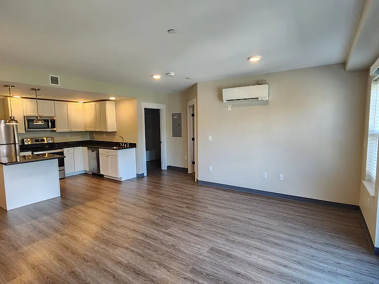 Foster's Place — Photo 26