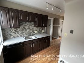 18220 Winslow Rd, Beachwood, OH