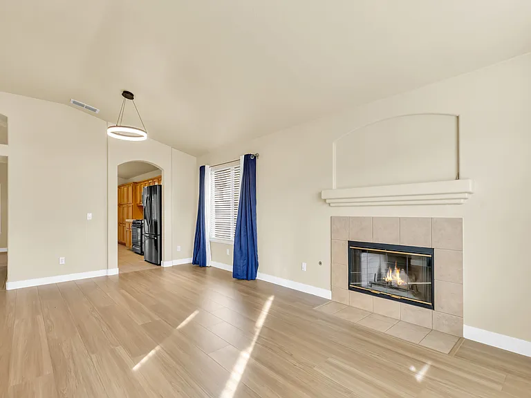 8795 Monterey Oaks Dr — Photo 12