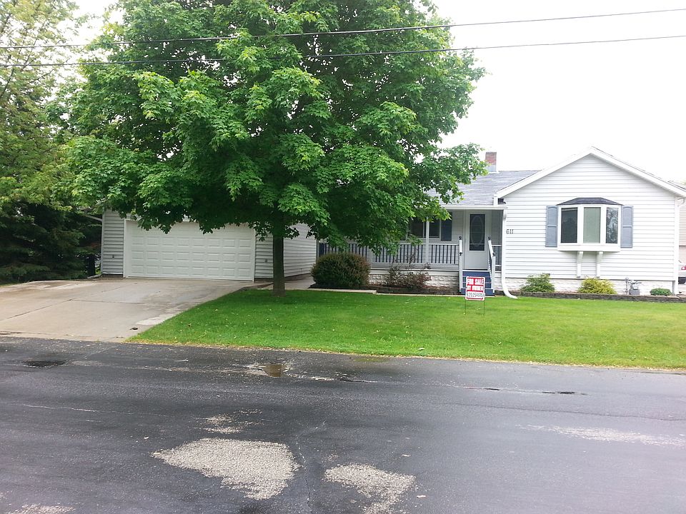 1st image of 611 Pinehurst Ct