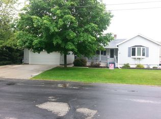 611 Pinehurst Ct, Sheboygan Fls, WI 53085
