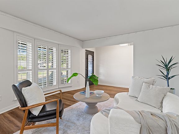5th image of 10540 Silverock Dr