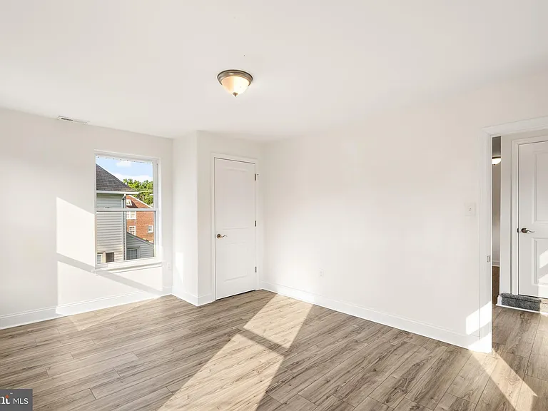 118 Turner St — Photo 23