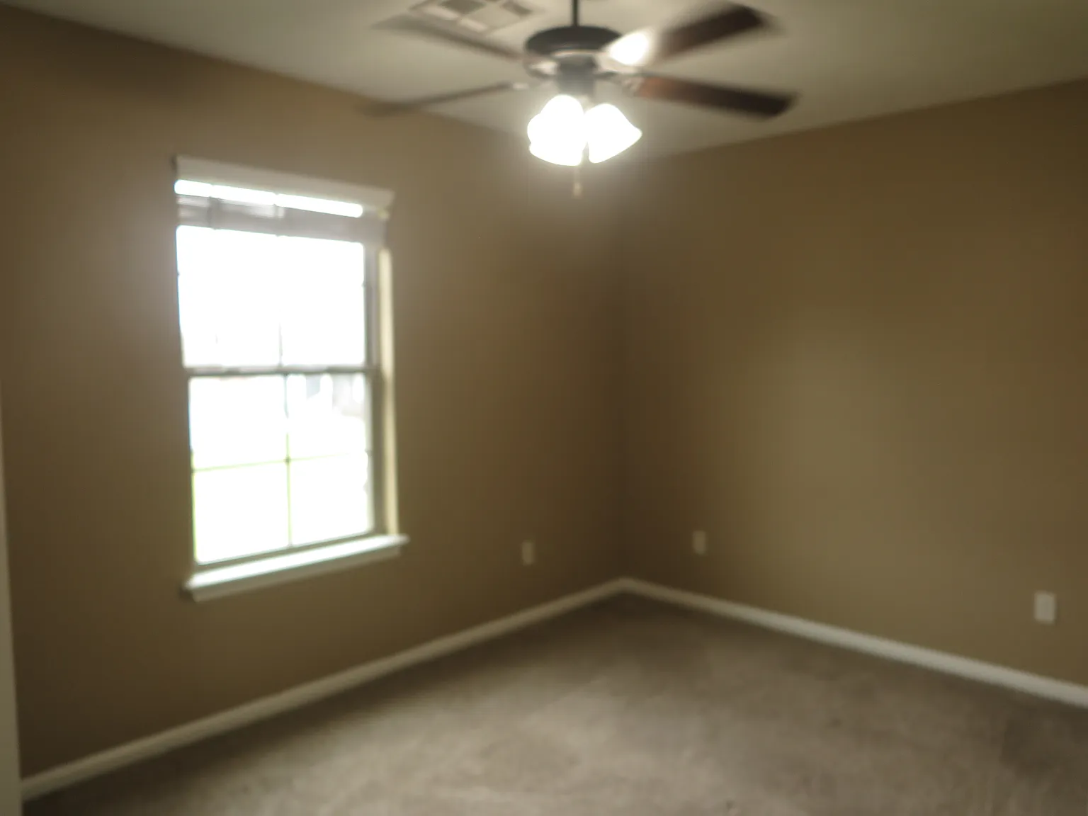 2 bed, 2.5 bath, 1200 sqft, $1,200 — Photo 2