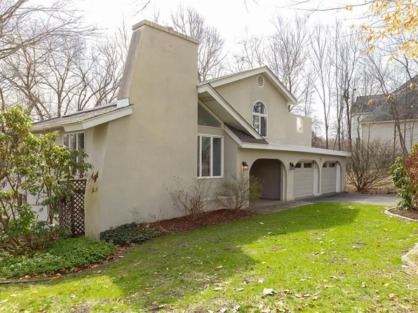 1 E Salem Road, Fishkill, NY 12524