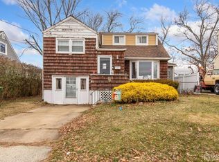 33 Stevenson St, Parlin, NJ 08859