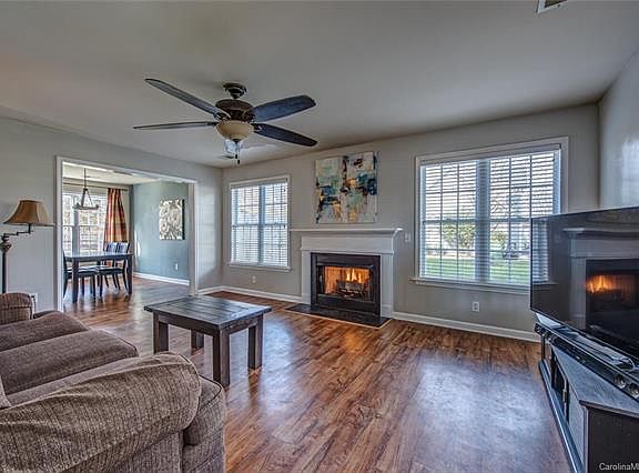 2nd image of 129 Autumn Woods Blvd