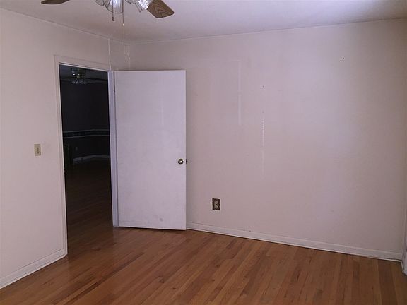 3rd image of 191 Francis St