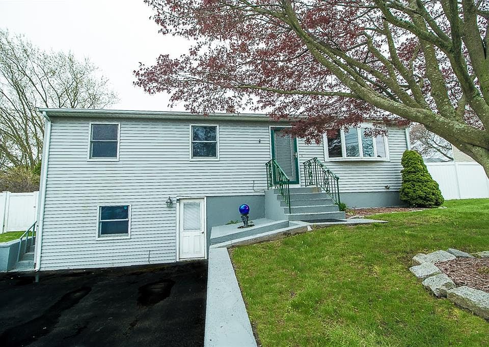 1st image of 16 Franca Dr
