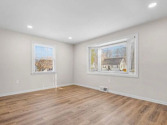 4th image of 820 Templecliff Rd