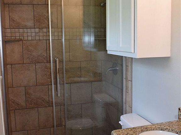 4th image of 4 Sheri Ln