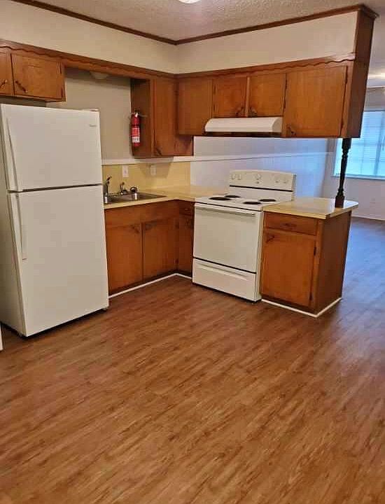1st image of 1209 E Houston St APT B