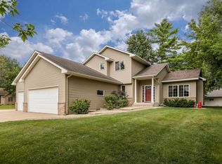 120 Dutch Lake Trl, Howard Lake, MN 55349