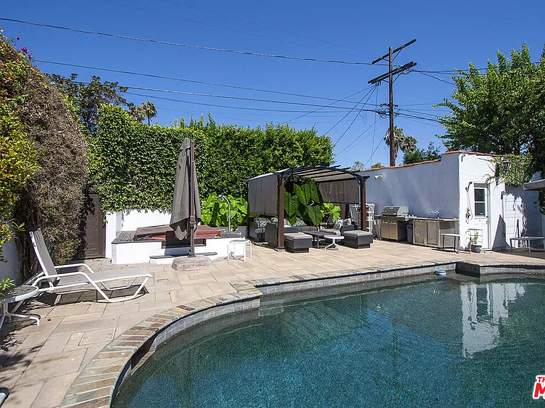 1173 S Point View St — Photo 18