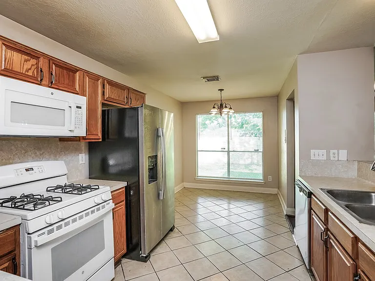 8710 High Mountain Dr — Photo 10