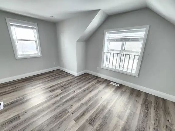 4th image of 750 Fairbairn St #1A