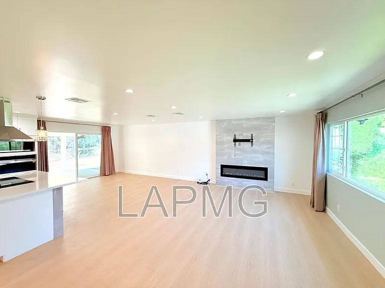 10839 Fellows Ave #10839 — Photo 4