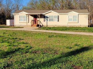 1010 W 6th St, La Harpe, KS 66751