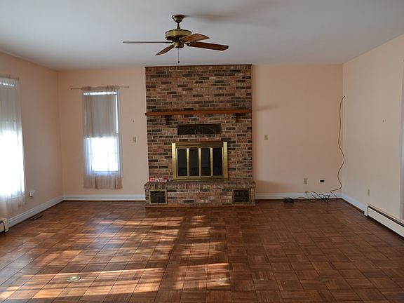 4th image of 15847 W 139th St