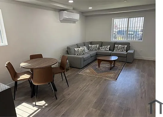 4 bed, 2500 sqft, $4,945 — Photo 2