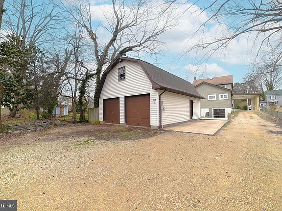 3rd image of 21677 N Essex Dr