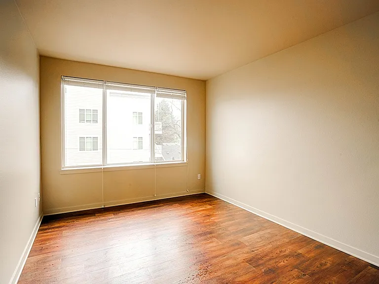 Saxe Apartments — Photo 63