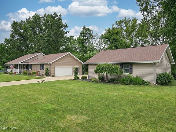 4th image of 1268 Woods Dr