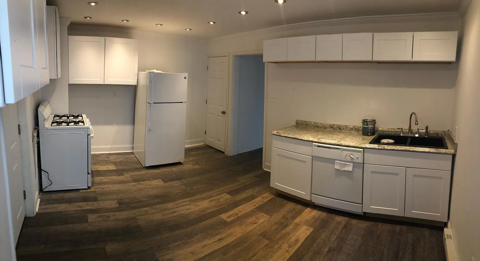 428 Oak St photo 1