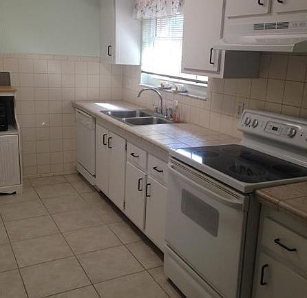 5th image of 2616 SE 19th Ct #204-B