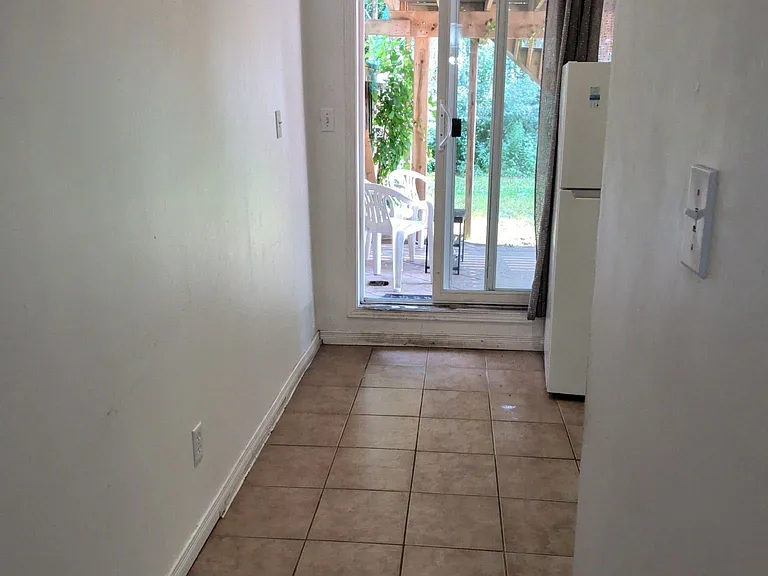 1206 Prestonwood Cres #BASEMENT — Photo 8