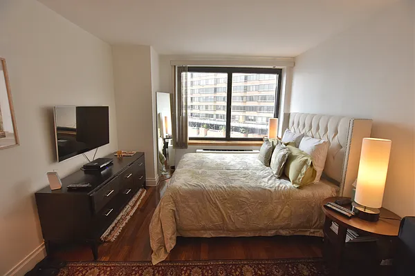 Rented by Luxury Habitat | media 7