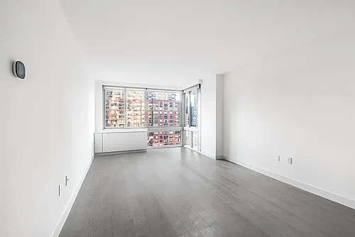 101 W End Ave Photo 1