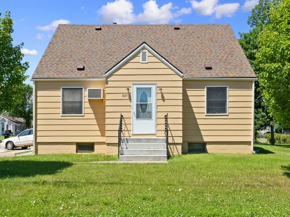 1611 32nd St, Rapid City, SD 57702