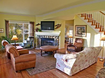Fantastic Hardwoods in Living room and cozy fireplace
