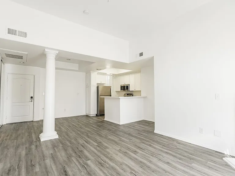 2245 Beverly Glen — Photo 50