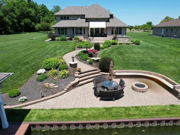 3352 E Surrey Ct, Monon, IN 47959