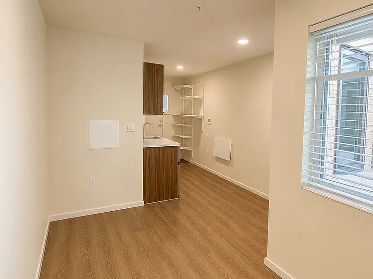 Plaza Apartments — Photo 91