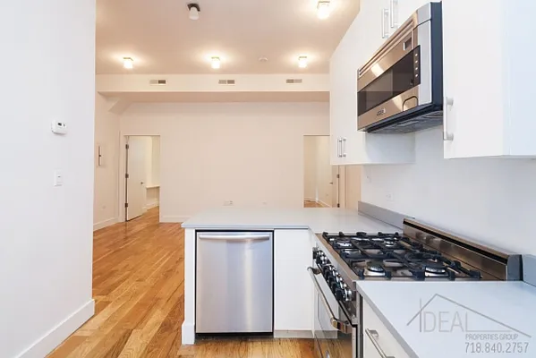 Rented by Ideal Properties Group | media 27