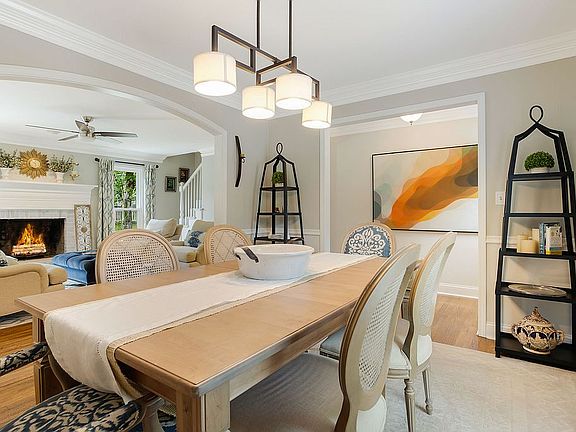 Entry way, dining, living rm